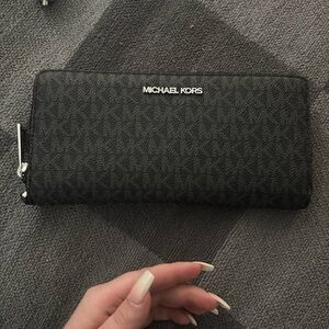 Black long Michael Kors wallet